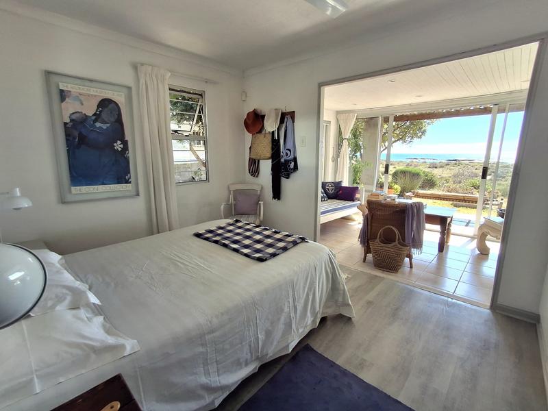 2 Bedroom Property for Sale in Hannasbaai Western Cape